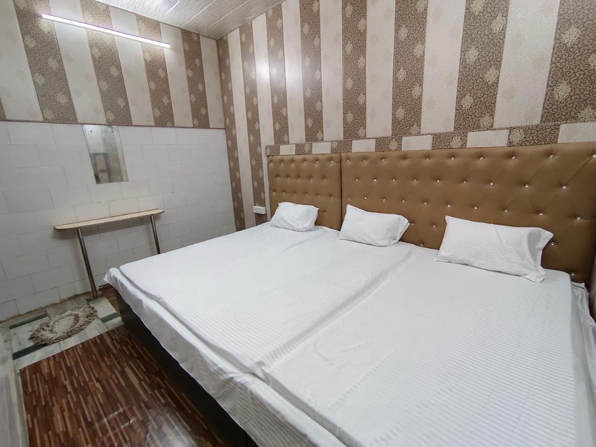 Hotel India Inn Walking Distance From Taj Mahal-- Rooftop Taj Mahal View Agra  Buitenkant foto