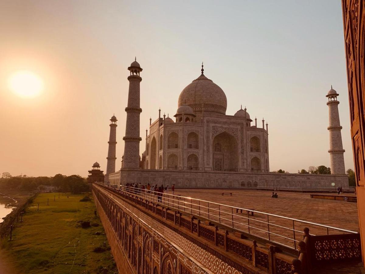 Hotel India Inn Walking Distance From Taj Mahal-- Rooftop Taj Mahal View Agra  Buitenkant foto