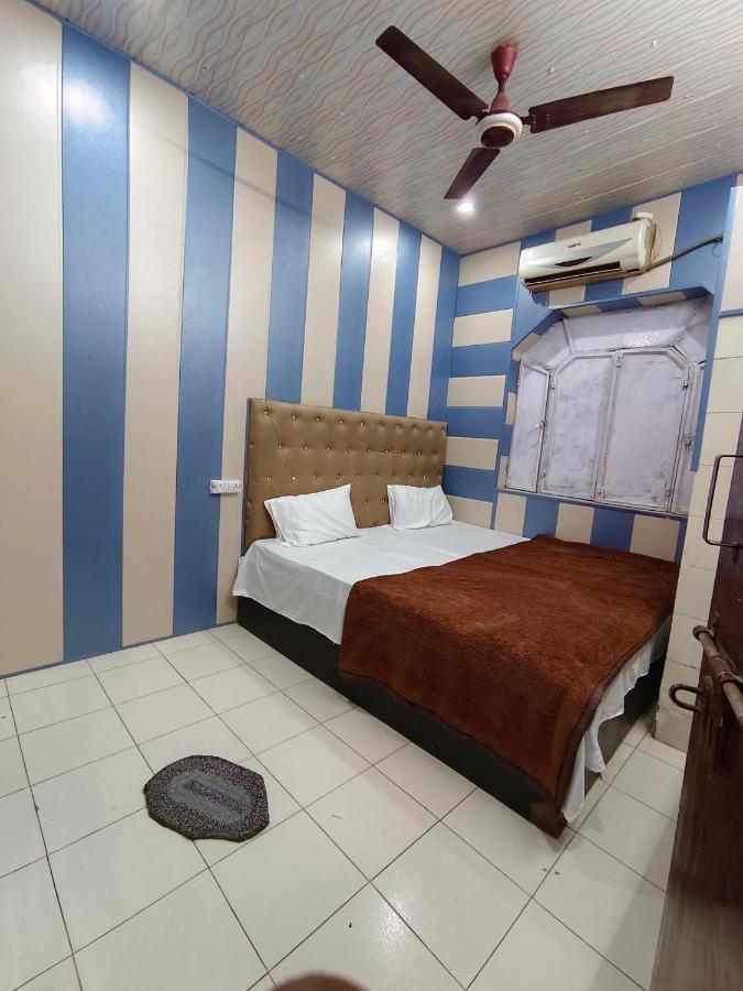 Hotel India Inn Walking Distance From Taj Mahal-- Rooftop Taj Mahal View Agra  Buitenkant foto
