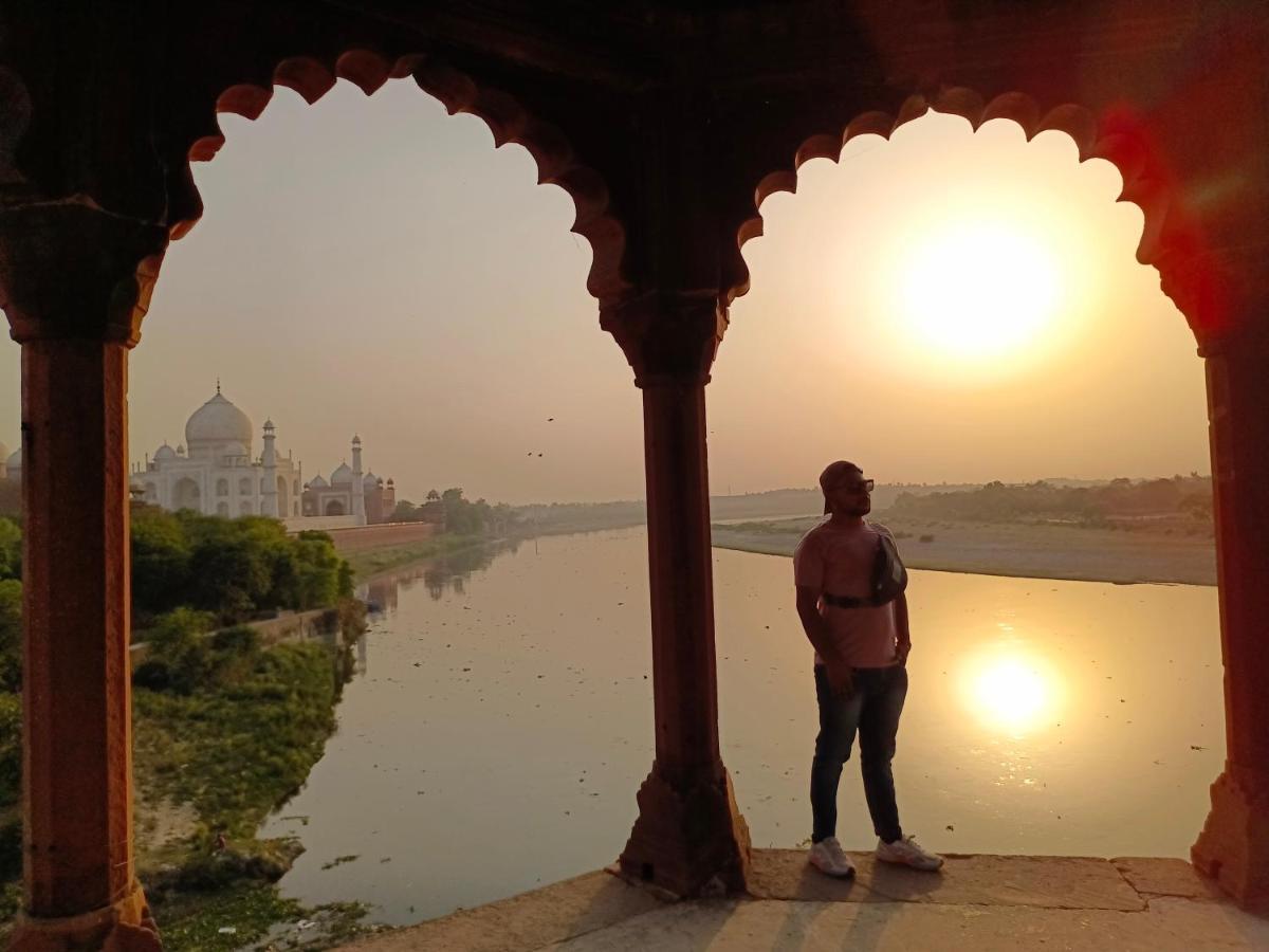 Hotel India Inn Walking Distance From Taj Mahal-- Rooftop Taj Mahal View Agra  Buitenkant foto
