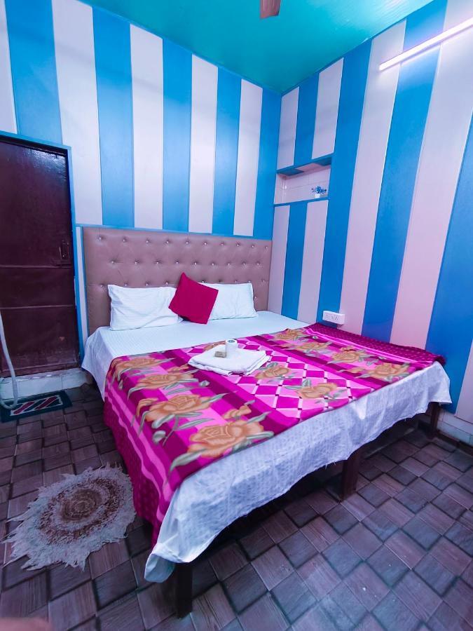 Hotel India Inn Walking Distance From Taj Mahal-- Rooftop Taj Mahal View Agra  Buitenkant foto