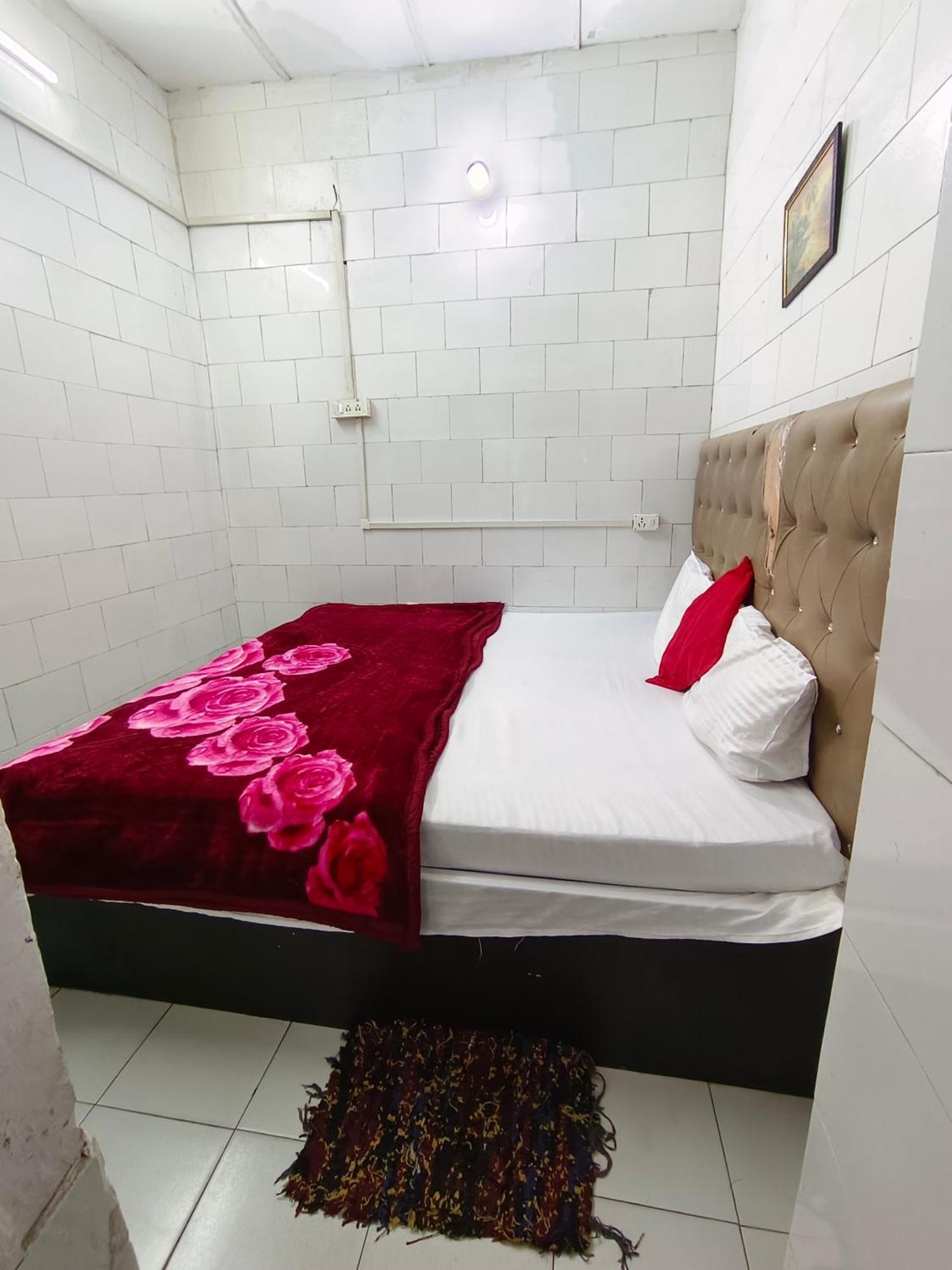 Hotel India Inn Walking Distance From Taj Mahal-- Rooftop Taj Mahal View Agra  Buitenkant foto
