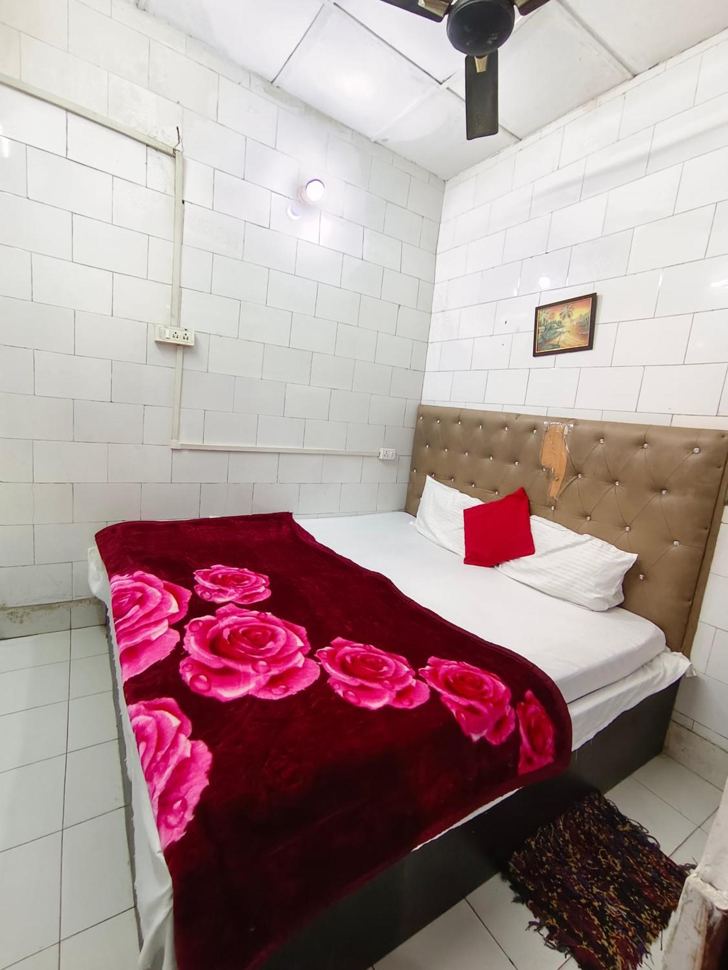 Hotel India Inn Walking Distance From Taj Mahal-- Rooftop Taj Mahal View Agra  Buitenkant foto