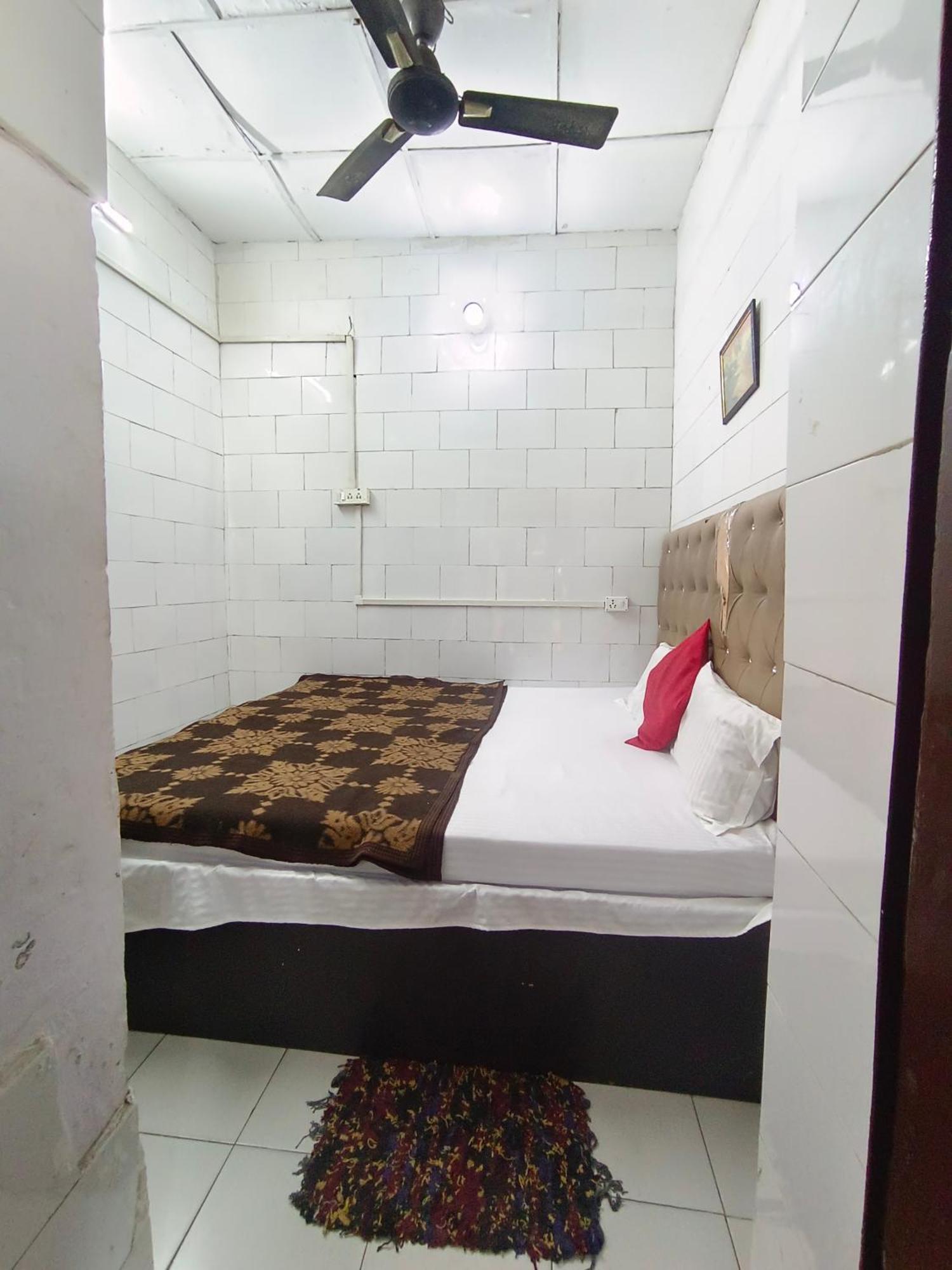 Hotel India Inn Walking Distance From Taj Mahal-- Rooftop Taj Mahal View Agra  Buitenkant foto