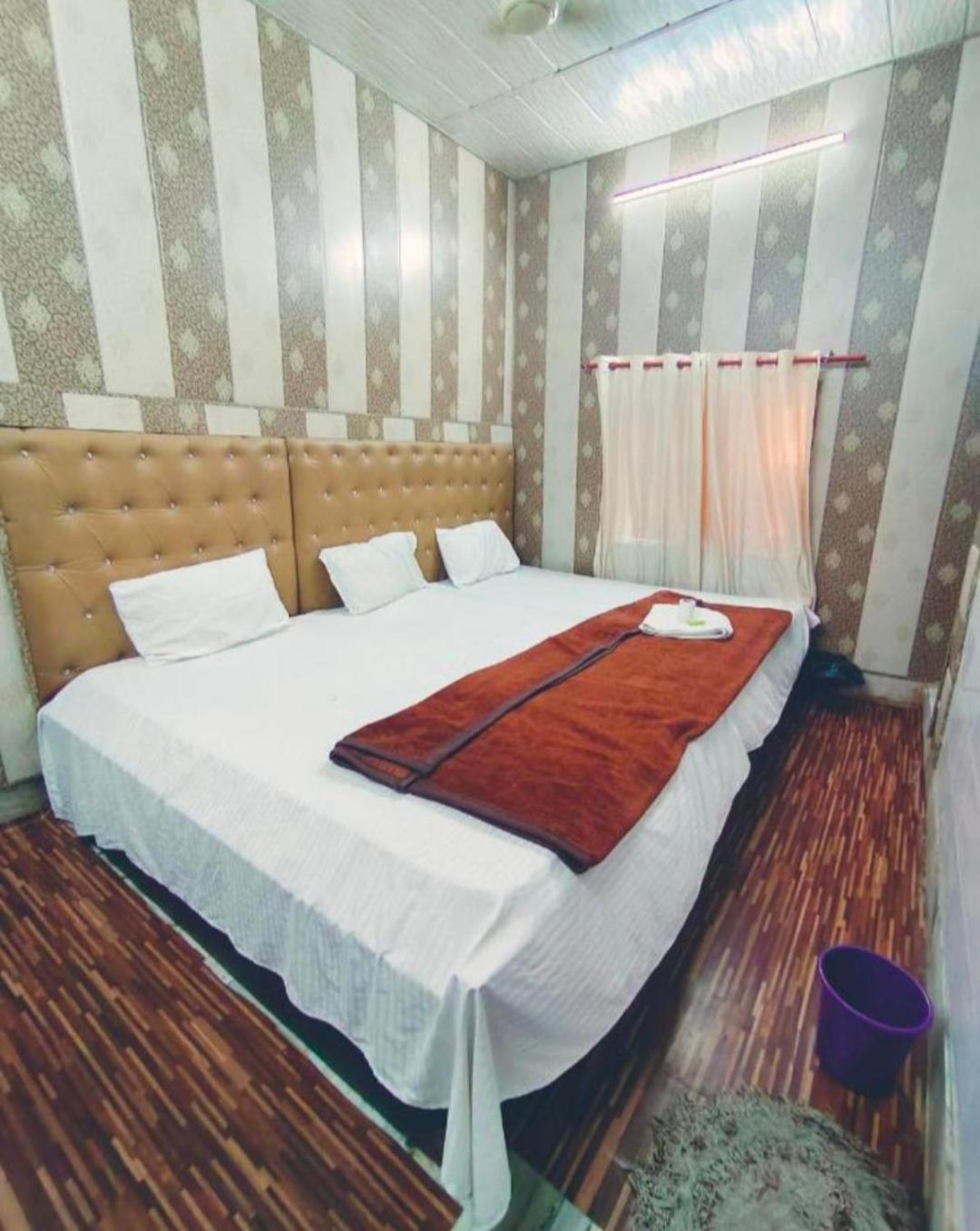 Hotel India Inn Walking Distance From Taj Mahal-- Rooftop Taj Mahal View Agra  Buitenkant foto