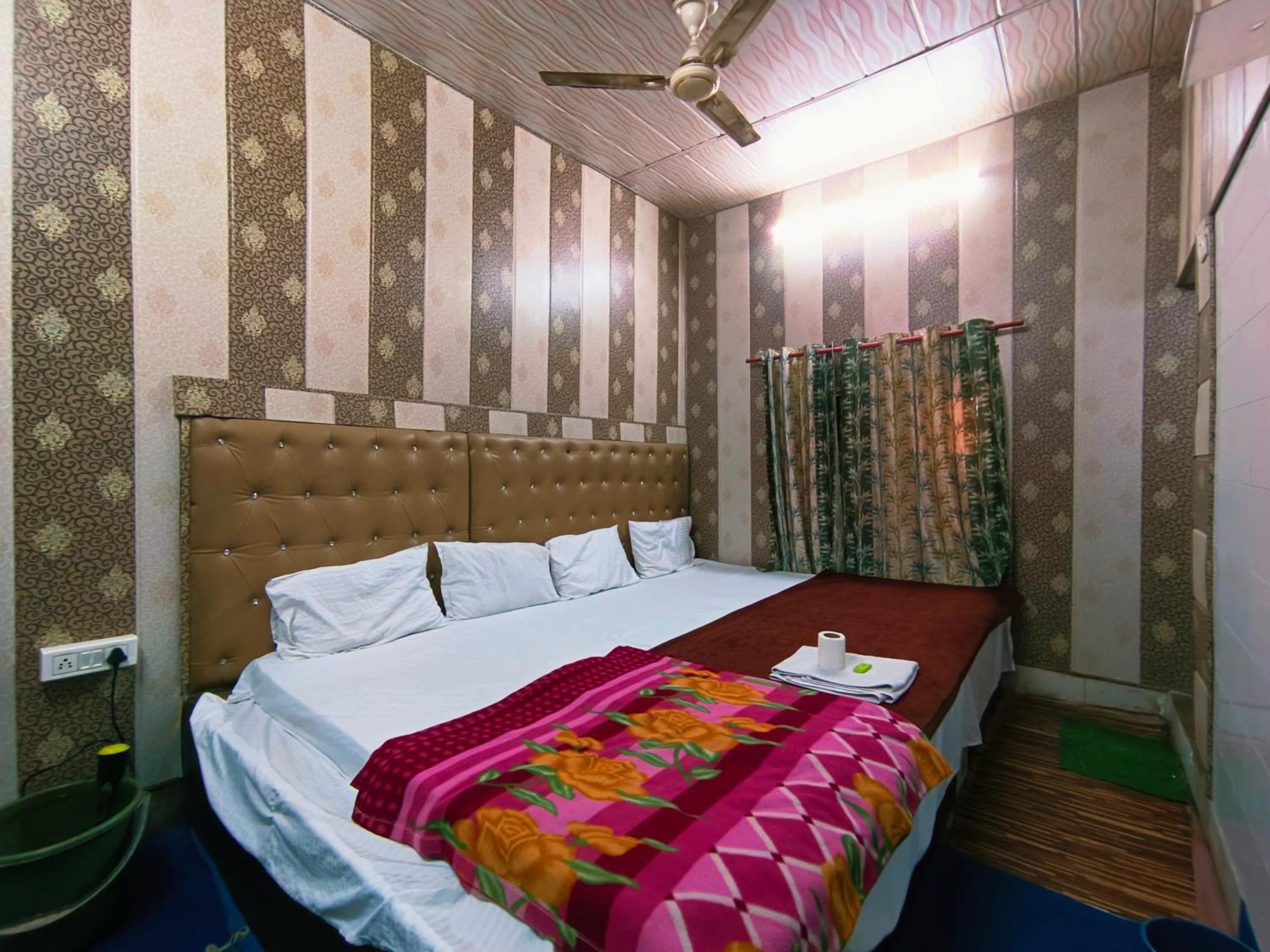 Hotel India Inn Walking Distance From Taj Mahal-- Rooftop Taj Mahal View Agra  Buitenkant foto