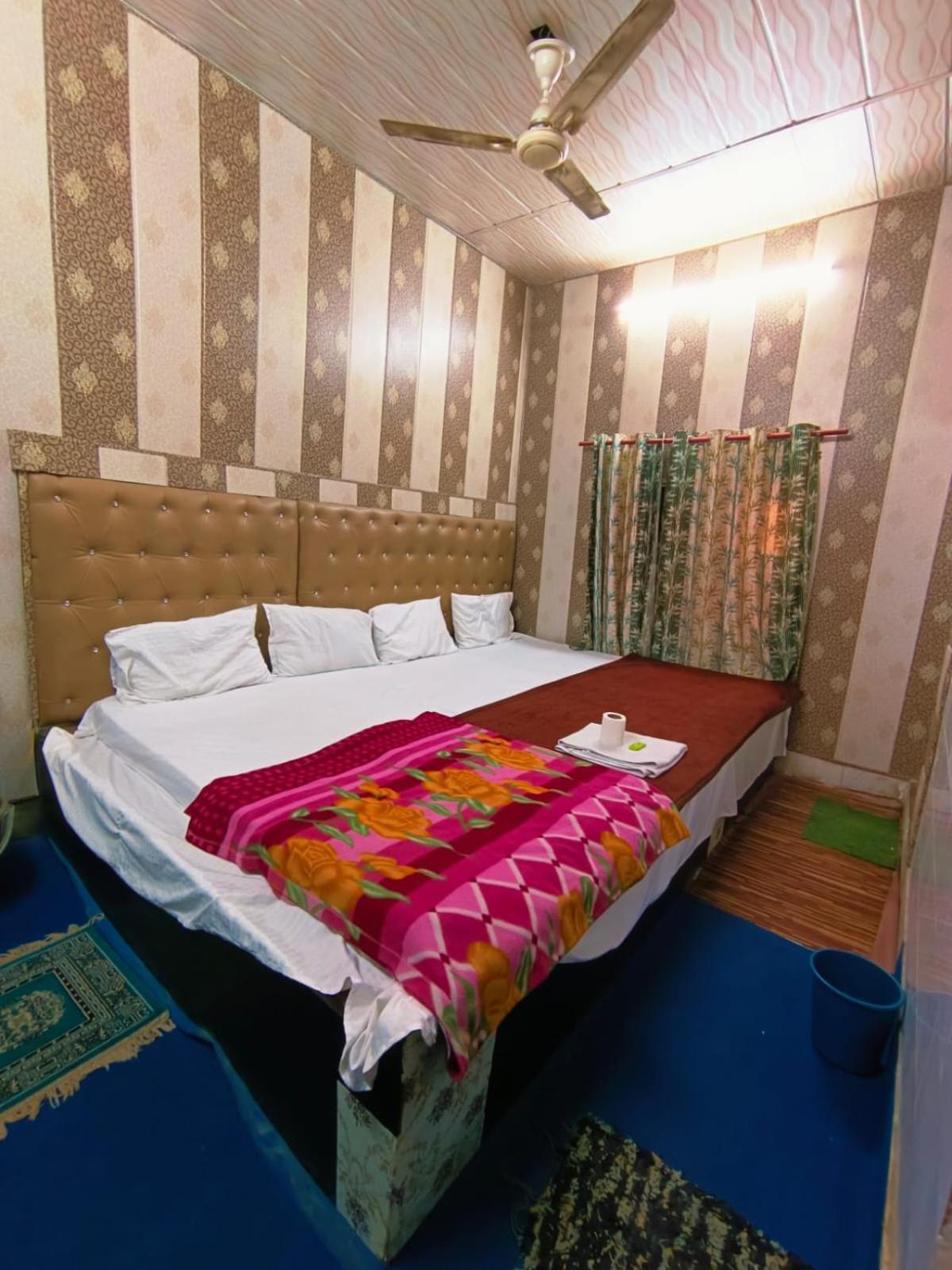 Hotel India Inn Walking Distance From Taj Mahal-- Rooftop Taj Mahal View Agra  Buitenkant foto